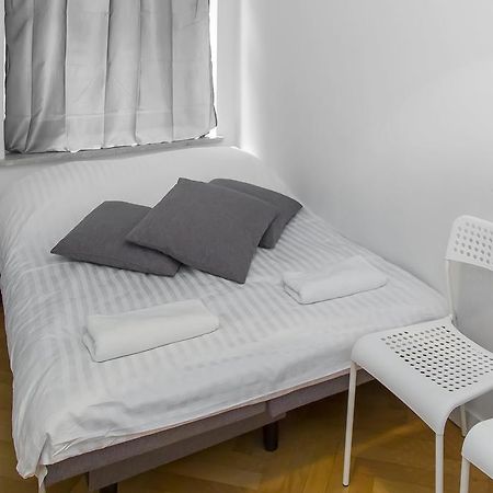 Metro Centrum Guest Rooms Varsavia Esterno foto