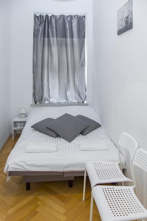 Metro Centrum Guest Rooms Varsavia Esterno foto
