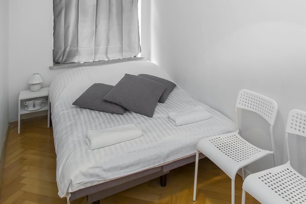 Metro Centrum Guest Rooms Varsavia Esterno foto